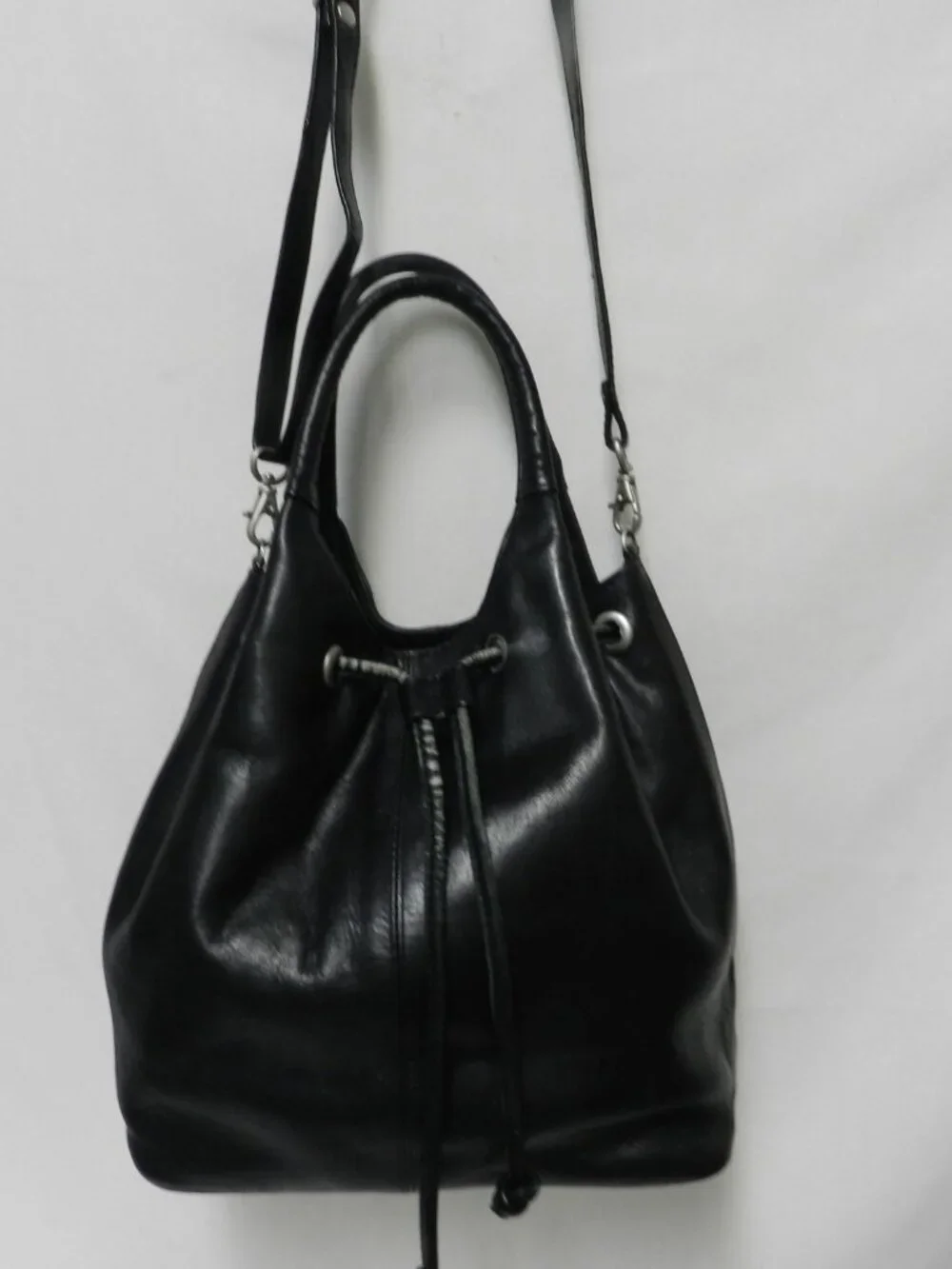Crossing Pointe Vintage Leather drawstring bucket shoulder bag purse satchel